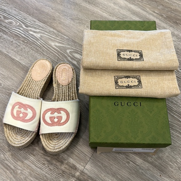 GUCCI Women's espadrille slide with Interlocking G - Picture 11 of 12